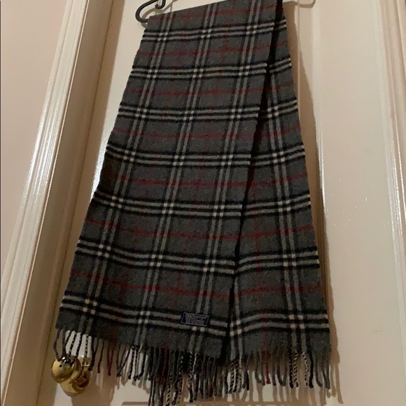 Burberry Cashmere Classic Plaid Scarf - Picture 3 of 3